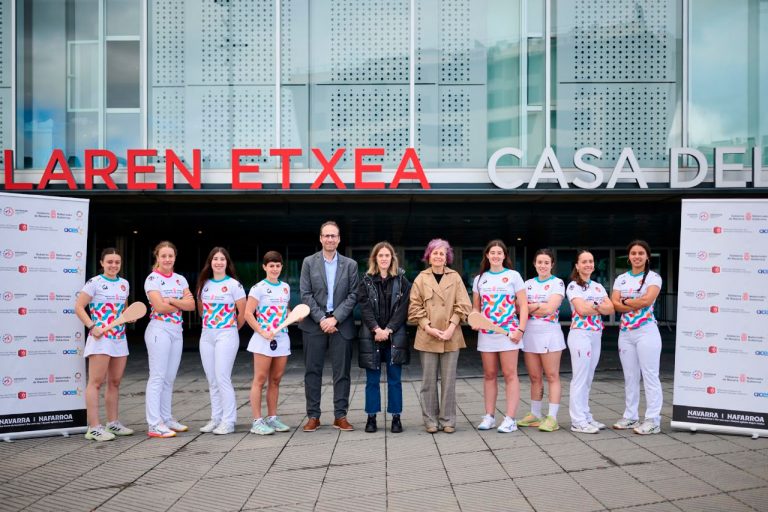 El TCFN de pelota femenina nutre el talento
