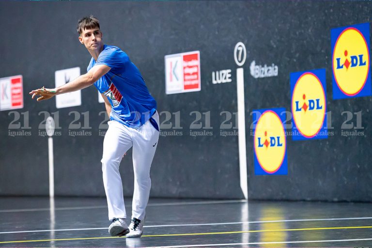 Iztueta marca el ritmo en Viana