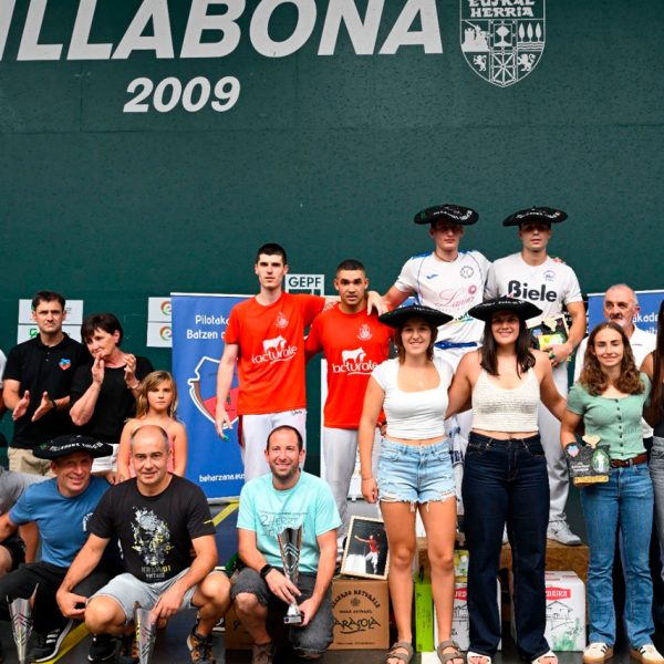 Egiguren y Bernaola, y Zabaleta y Capellán, campeones del XIV Memorial Antton Pebet del  Santio txapelketa de Villabona
