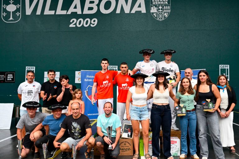 Egiguren y Bernaola, y Zabaleta y Capellán, campeones del XIV Memorial Antton Pebet del  Santio txapelketa de Villabona