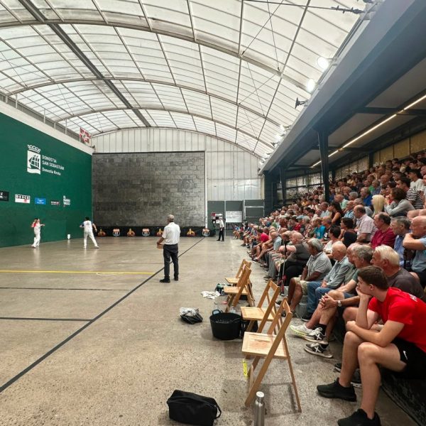 Beranola vuelve a marcar diferencias en un vibrante festival del Torneo del Antiguo