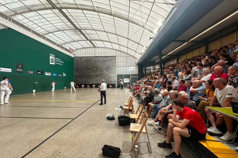 Beranola vuelve a marcar diferencias en un vibrante festival del Torneo del Antiguo