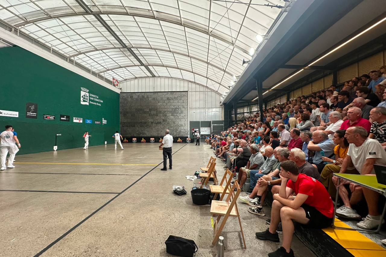 Beranola vuelve a marcar diferencias en un vibrante festival del Torneo del Antiguo