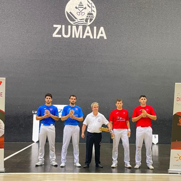 Oses y Arribillaga brillan en una gran noche de pelota en Zumaia