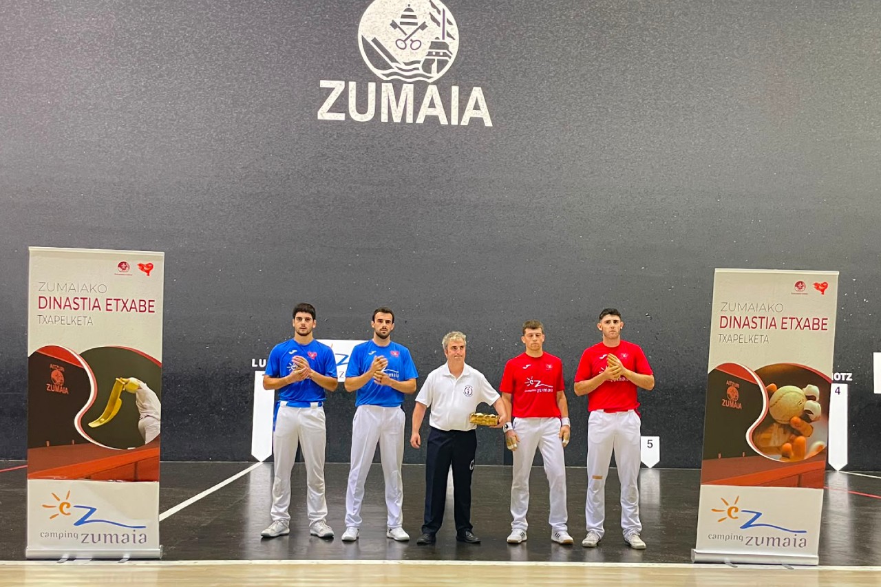 Oses y Arribillaga brillan en una gran noche de pelota en Zumaia
