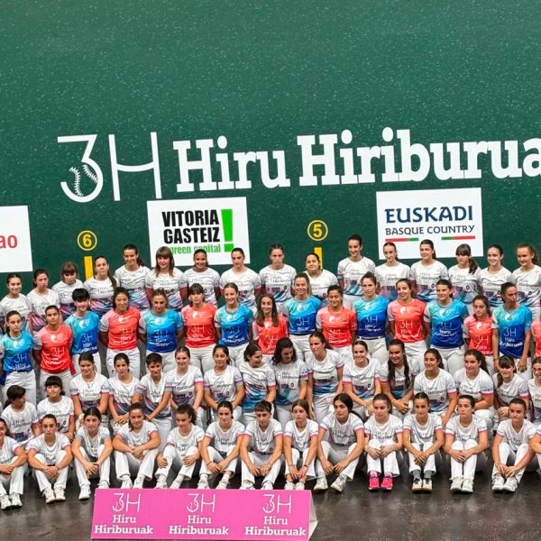 Vitoria-Gasteiz, epicentro de la pelota a mano femenina con la primera jornada del Hiru Hiriburuak
